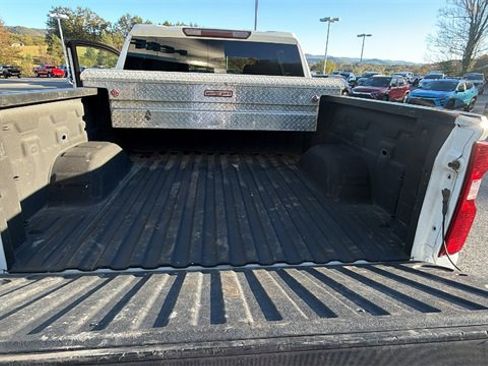 Used 2019 Chevrolet Silverado 1500 LT w/ All-Star Edition image 16