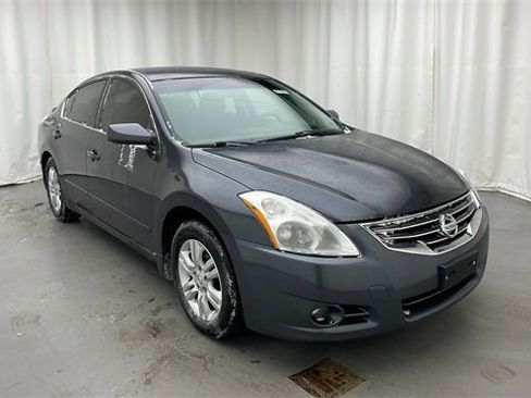 Used 2012 Nissan Altima 2.5 S w/ 20th Anniversary Pkg image 2