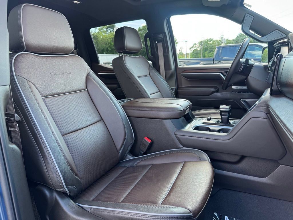 Used 2025 GMC Sierra 1500 Denali w/ Denali Reserve Package AWD/4WD image 11