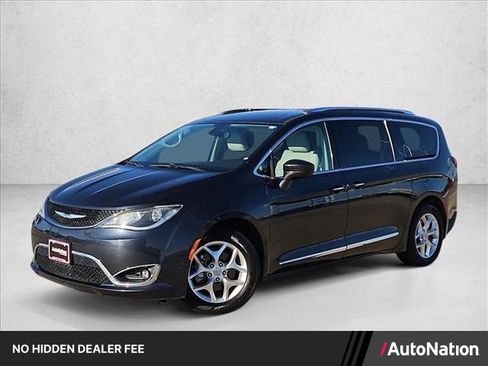 Used 2020 Chrysler Pacifica Touring-L Plus w/ Tire & Wheel Group FWD image 1