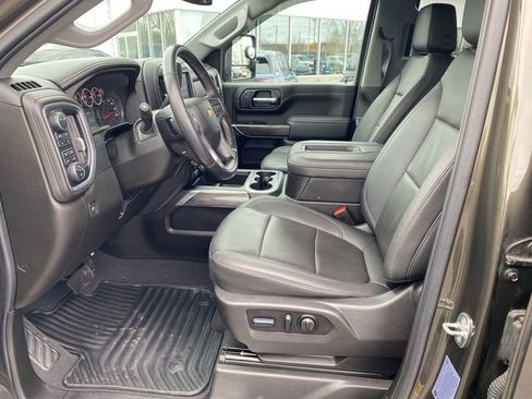 Used 2022 Chevrolet Silverado 2500 LTZ w/ LTZ Convenience Package image 9