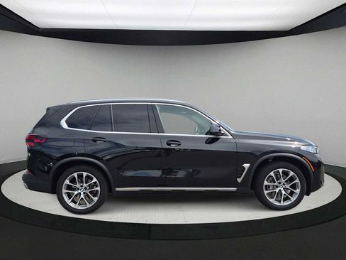 Used 2024 BMW X5 xDrive40i w/ Premium Package AWD/4WD image 9