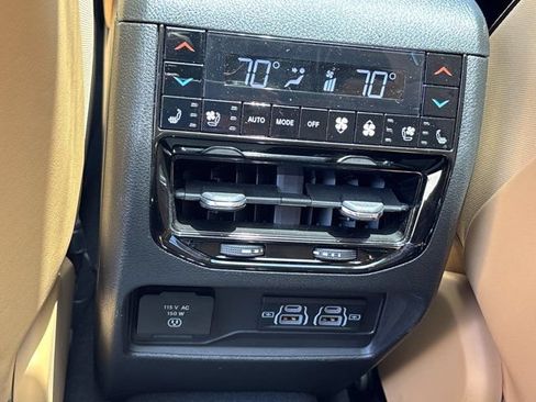 Used 2024 Jeep Grand Cherokee L Summit AWD/4WD image 18