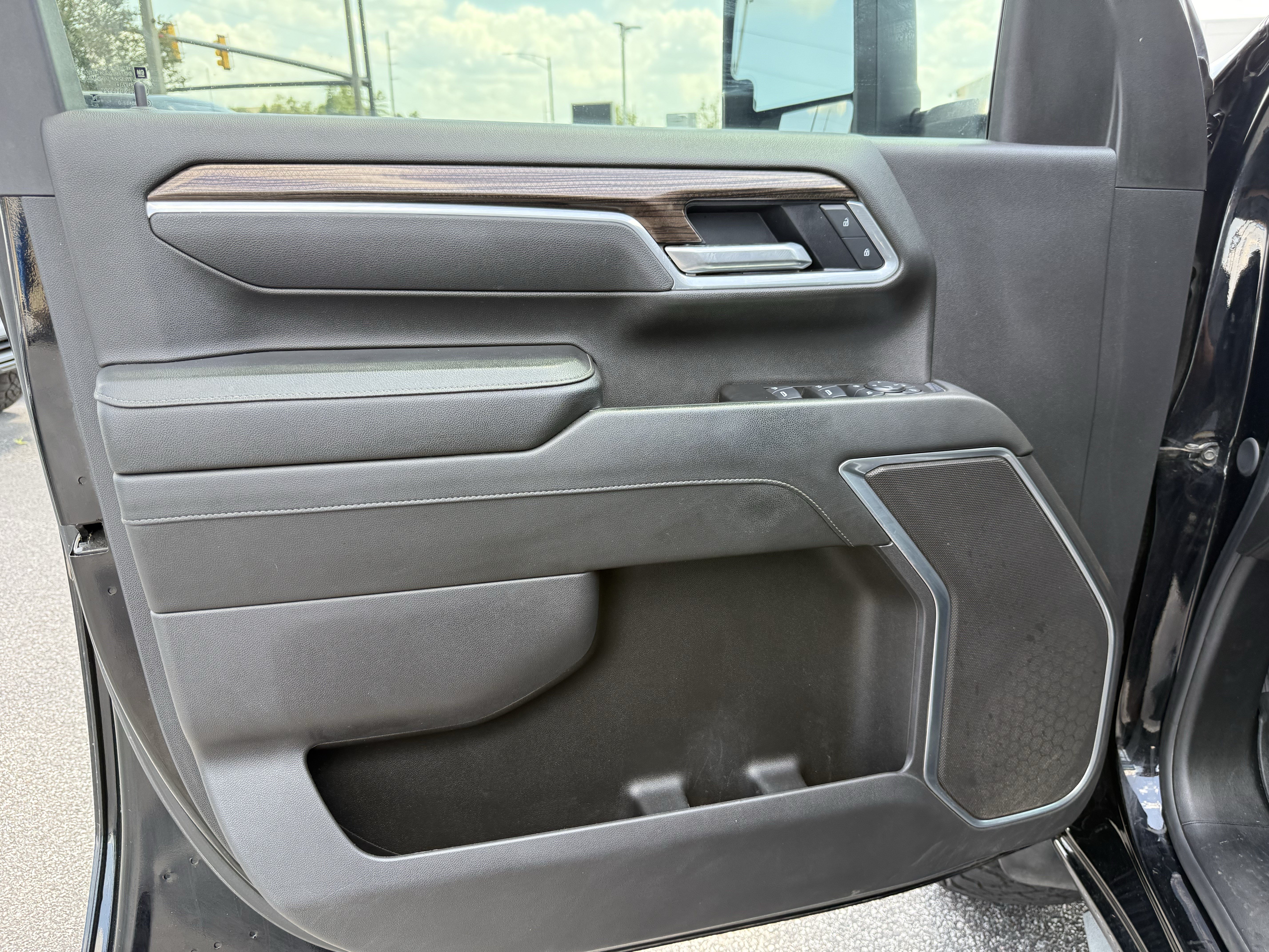 Used 2025 Chevrolet Silverado 2500 LT w/ Trail Boss Package AWD/4WD image 14