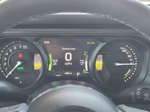 Certified 2025 Jeep Wrangler Unlimited Sahara w/ Safety Group image 8