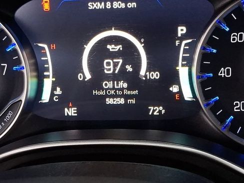 Used 2023 Chrysler Pacifica Touring-L FWD image 20