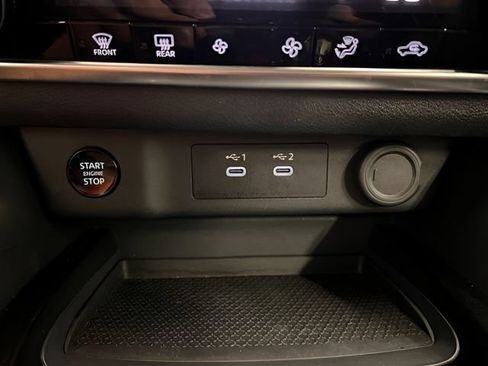 Used 2025 Nissan Rogue SV FWD image 25