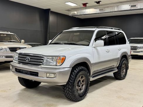Used 2004 Toyota Land Cruiser image 2