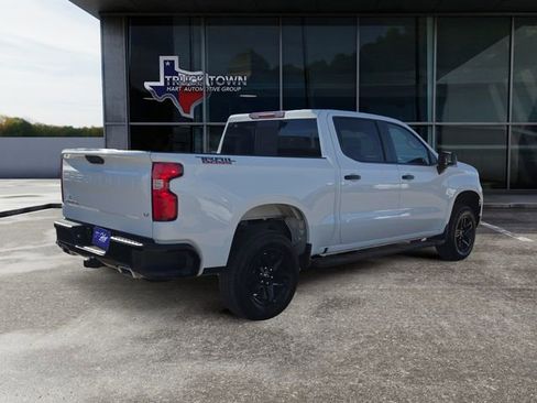 Used 2024 Chevrolet Silverado 1500 LT Trail Boss w/ Convenience Package II image 5