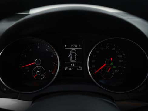 Used 2010 Volkswagen Golf 4-Door image 17