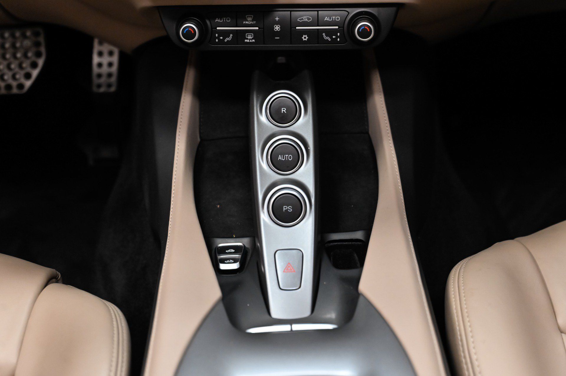 Used 2019 Ferrari Portofino RWD image 46