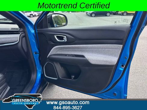 Used 2025 Jeep Compass Latitude AWD/4WD image 17