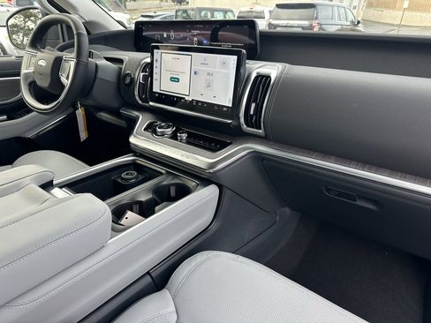 New 2025 Ford Expedition Max Platinum w/ Platinum Ultimate Package image 15