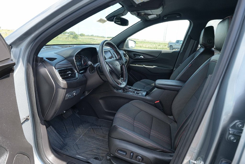 Used 2024 Chevrolet Equinox RS w/ LPO, Floor Liner Package AWD/4WD image 17