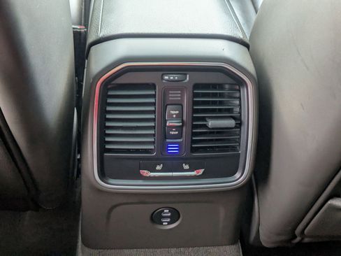 Used 2020 Porsche Macan S image 30