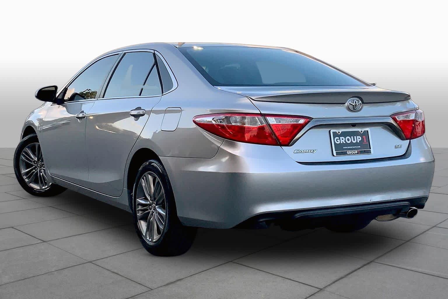 Used 2016 Toyota Camry SE FWD image 12