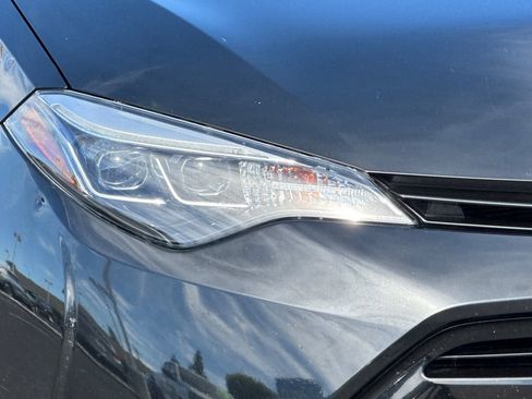 Used 2018 Toyota Corolla XLE image 42