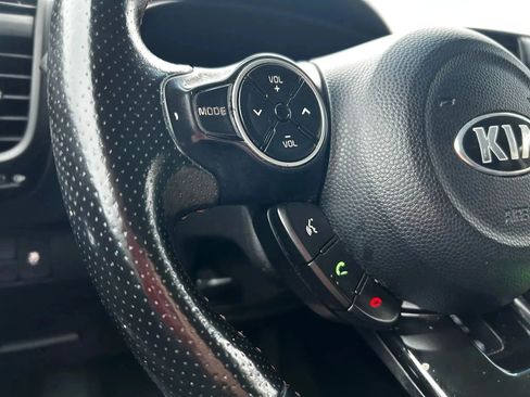 Used 2018 Kia Soul ! image 14
