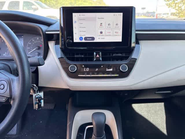 Used 2025 Toyota Corolla LE FWD image 19