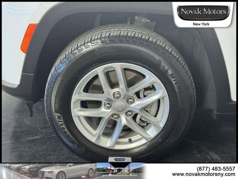 Used 2023 Jeep Grand Cherokee L Laredo w/ Luxury Tech Group I AWD/4WD image 9