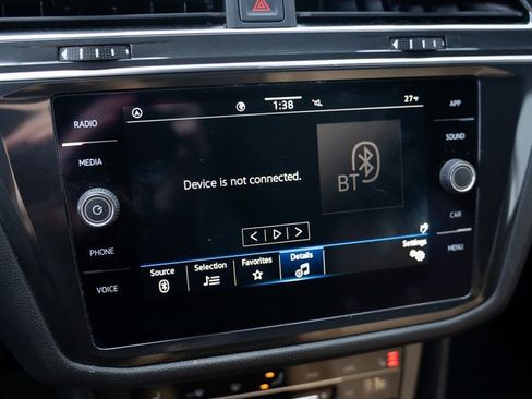 Used 2022 Volkswagen Tiguan SE image 26