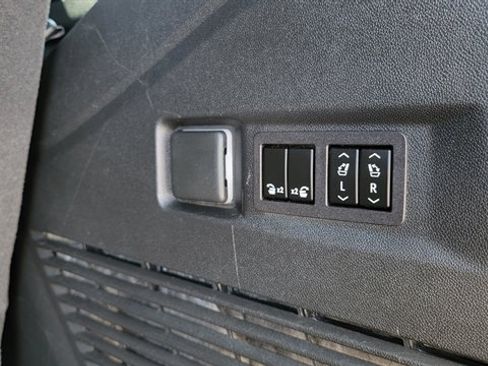 Used 2023 GMC Yukon Denali AWD/4WD image 58