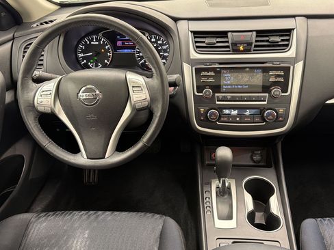 Used 2017 Nissan Altima 2.5 SV w/ Convenience Package FWD image 16