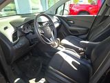Used 2020 Chevrolet Trax LT w/ LT Convenience Package image 2