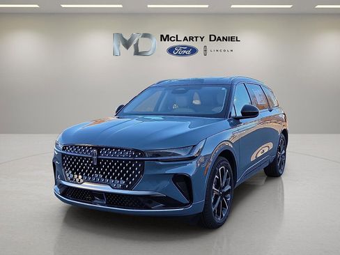 New 2026 Lincoln Nautilus Reserve image 2