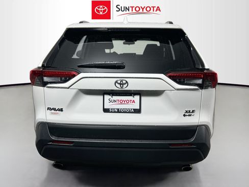 Used 2025 Toyota RAV4 XLE w/ Convenience Package AWD/4WD image 5