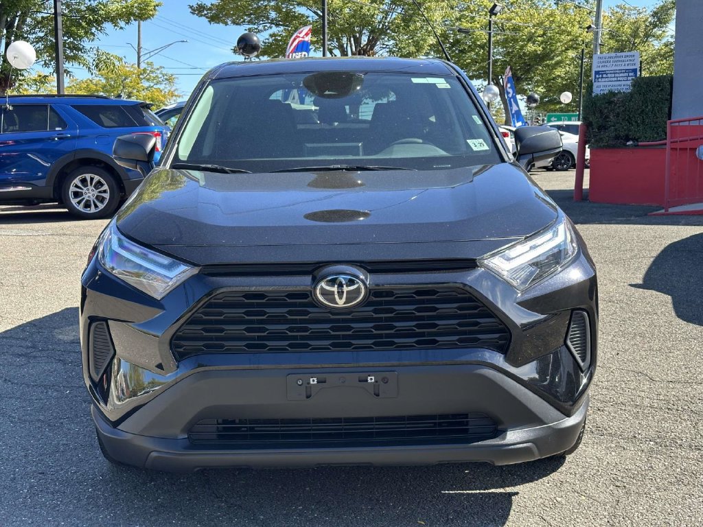 Used 2025 Toyota RAV4 LE AWD/4WD image 8