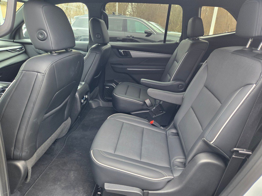 Certified 2025 Buick Enclave Preferred FWD image 19