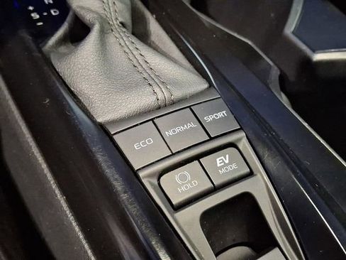 Certified 2025 Toyota Camry SE w/ Convenience Package image 24