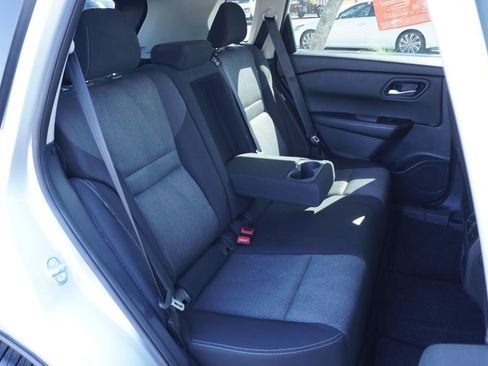 Certified 2025 Nissan Rogue SV image 9