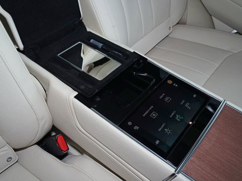 Used 2023 Land Rover Range Rover Autobiography AWD/4WD image 28