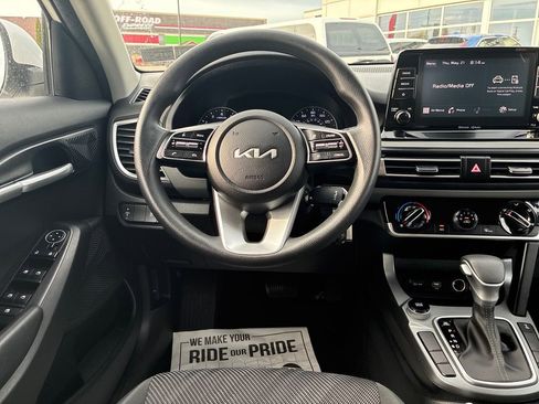Used 2023 Kia Seltos LX AWD/4WD image 18