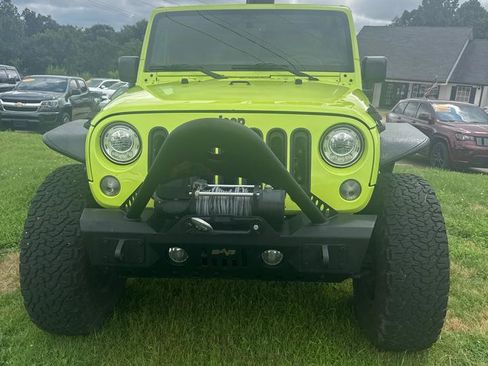 Used 2017 Jeep Wrangler Unlimited Rubicon w/ Connectivity Group AWD/4WD image 29