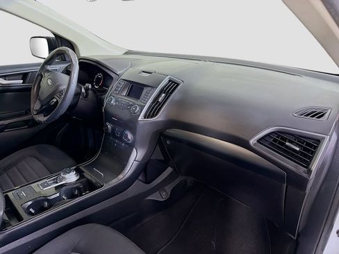 Used 2019 Ford Edge SE FWD image 29