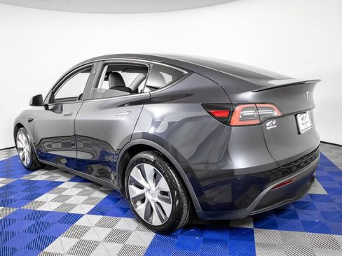 Used 2024 Tesla Model Y Long Range AWD/4WD image 8