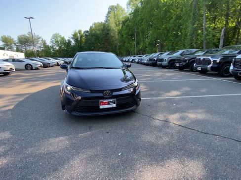 Used 2024 Toyota Corolla LE FWD image 6