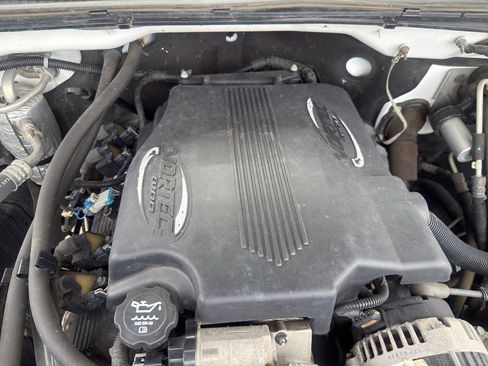 Used 2004 Chevrolet Silverado 2500 LS w/ Skid Plate Package AWD/4WD image 23