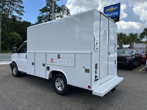 New 2025 Chevrolet Express 3500 Work Van w/ Power Convenience Package image 14