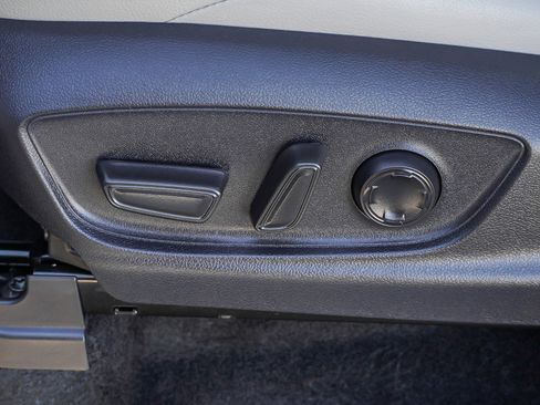 Certified 2025 Toyota Tacoma Limited image 18