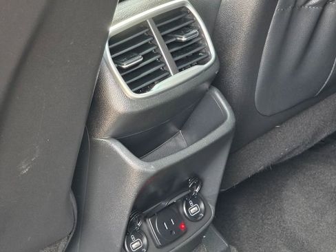 Used 2020 Hyundai Santa Fe Limited image 19