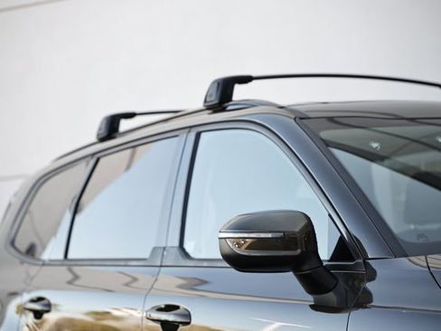 Used 2022 Kia Telluride EX w/ EX Premium Package image 3