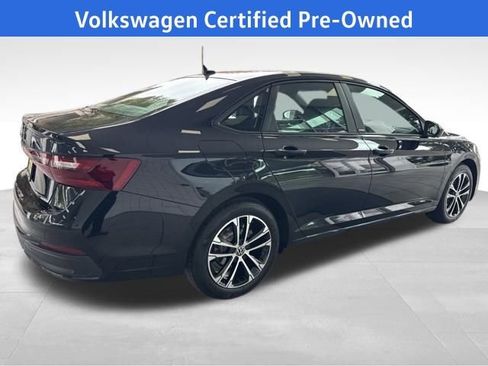 Certified 2025 Volkswagen Jetta Sport image 9