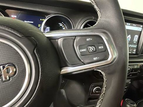 Used 2023 Jeep Wrangler Unlimited Sahara w/ Cold Weather Group AWD/4WD image 16