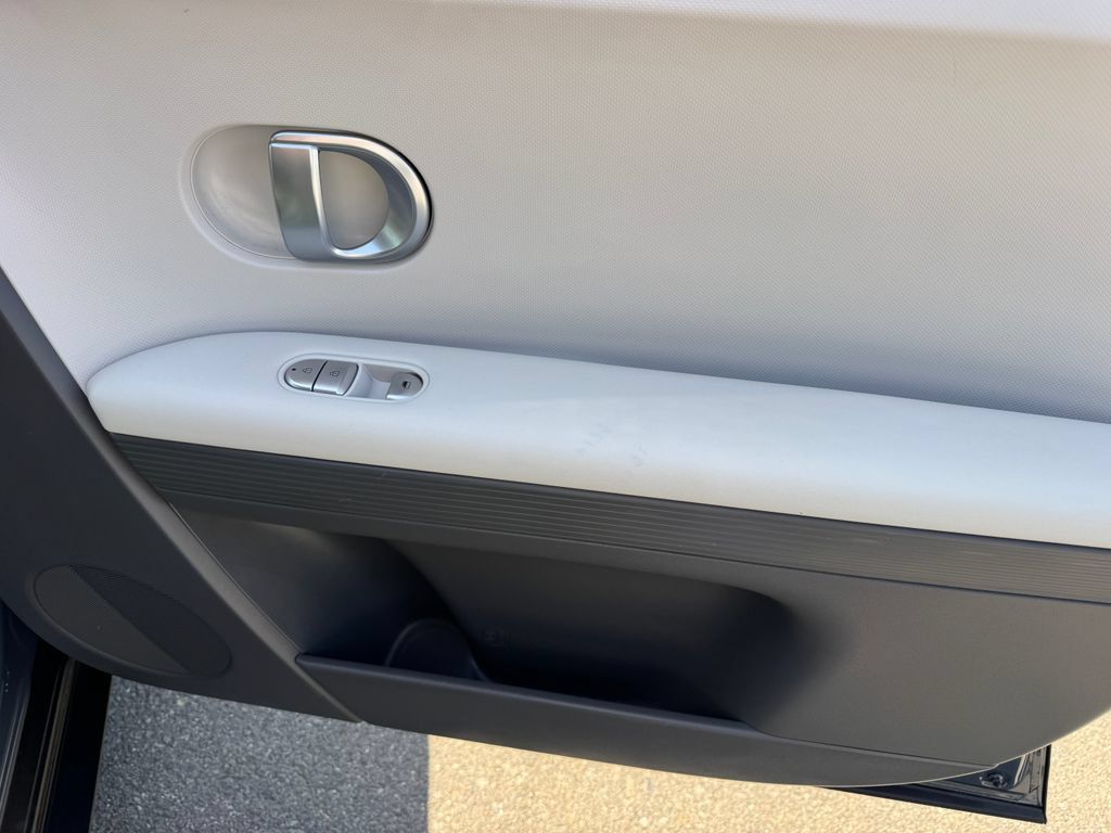 Certified 2024 Hyundai Ioniq 5 SE RWD image 9