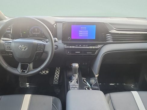 Used 2026 Toyota Camry SE FWD image 11
