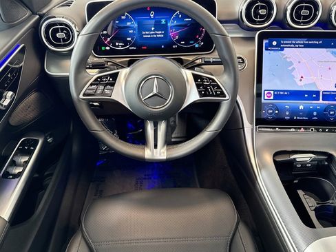 Used 2025 Mercedes-Benz C 300 4MATIC Sedan image 21